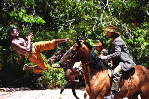 Besouro, João Daniel Tikhomiroff